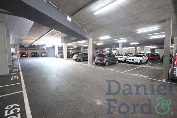 3 Bedroom Apartment To Rent In Telegraph Avenue, London, NW9