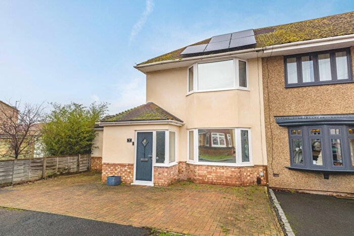 2 Bedroom Property To Rent In Forest Road, Windsor, SL4