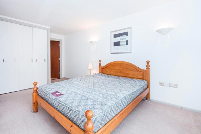 2 Bedroom Apartment To Rent In Myddelton Passage London, EC1R