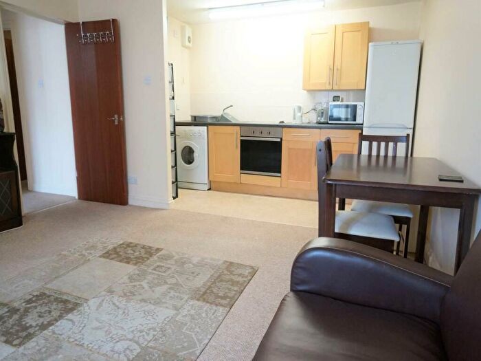 1 Bedroom Apartment To Rent In York Place, Bangor, LL57