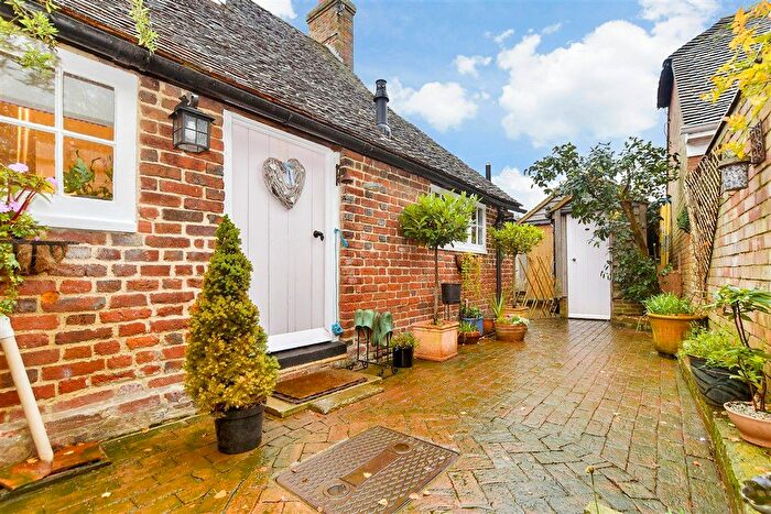 2 Bedroom Semi-detached House For Sale In Regent Street, Rolvenden, Kent, TN17