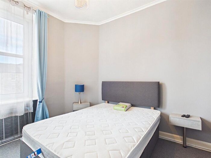 1 Bedroom Apartment To Rent In Buchanan Street, Edinburgh, Midlothian, EH6