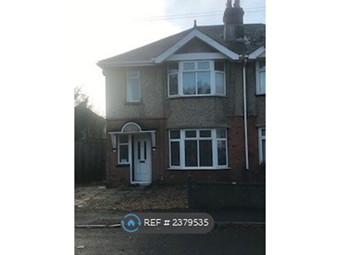 3 Bedroom Semi-Detached House To Rent In Clifton Road, Southampton, SO15