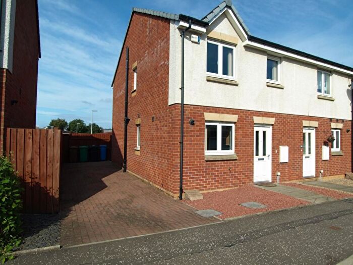 3 Bedroom End Of Terrace House To Rent In Middlebank Rise, Dunfermline, KY11