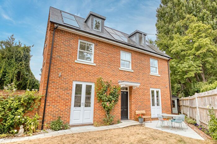 4 Bedroom Detached House For Sale In Beaufort Road, Kingston Upon Thames, KT1