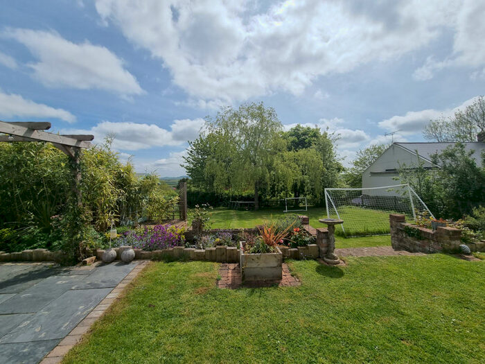 4 Bedroom Cottage For Sale In Napton Road, Stockton, CV47