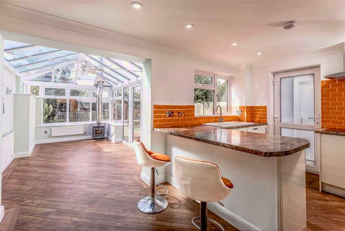 3 Bedroom Semi-Detached House To Rent In Hunter Drive, Bletchley, Milton Keynes, MK2