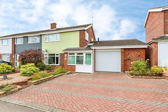 4 Bedroom End Terrace House For Sale In Nettleton Close, Canford Heath, Poole, Dorset, BH17