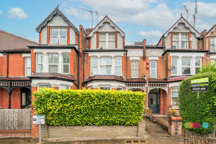 2 Bedroom Apartment To Rent In High Road, London, N20