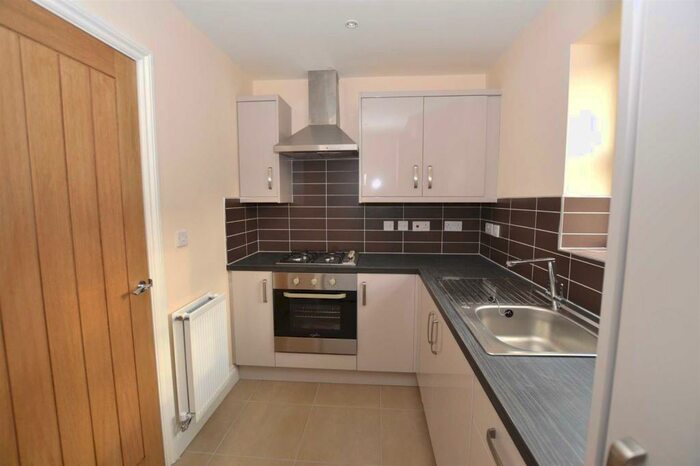 2 Bedroom Apartment To Rent In Sherborne Court, Idle, Bradford, BD10