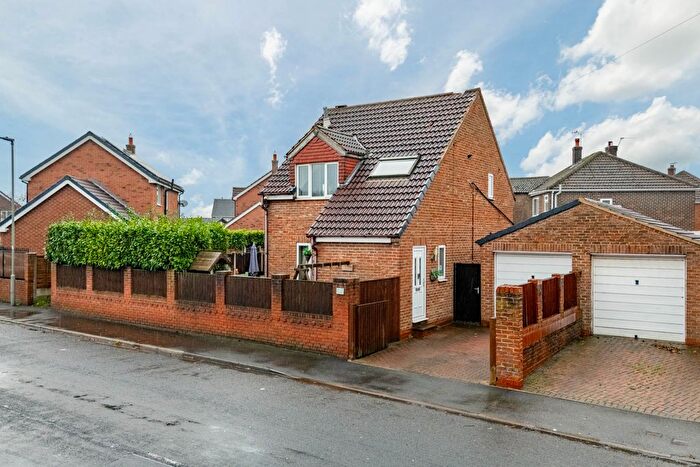 3 Bedroom Detached House For Sale In Whinney Lane, Streethouse, WF7