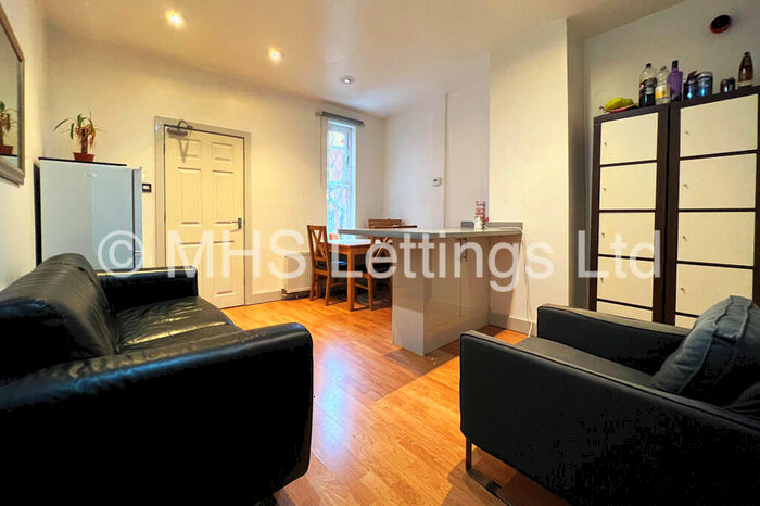 4 Bedroom Terraced House To Rent In Hartley Grove, Leeds, LS6