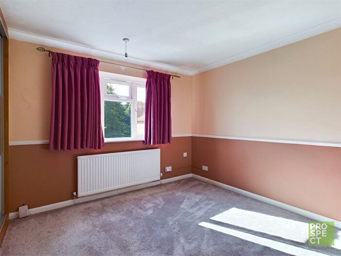4 Bedroom Semi-Detached House To Rent In Priory Street, Farnborough, Hampshire, GU14