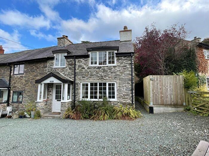 3 Bedroom End Of Terrace House For Sale In Rock Terrace, Llanarmon Dyffryn Ceiriog, LL20