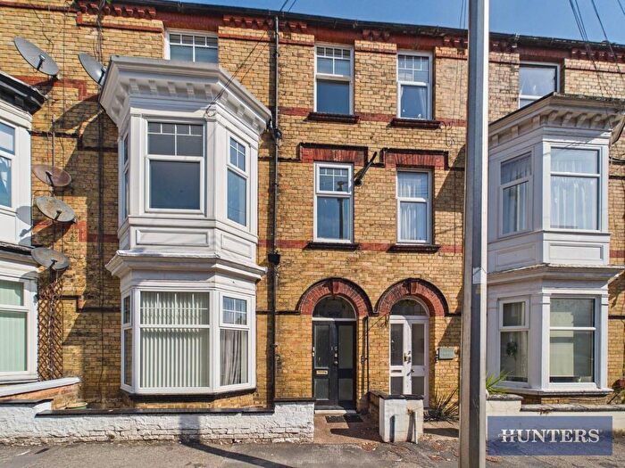 2 Bedroom Flat For Sale In Rutland Street, Filey, YO14