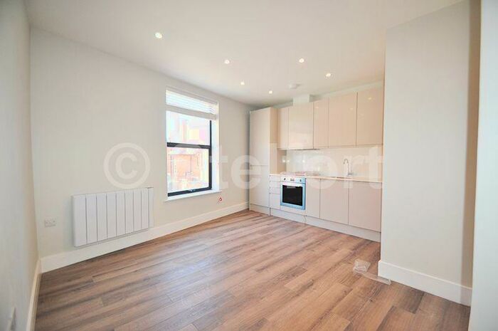 1 Bedroom Apartment To Rent In Pier Road, London, E16