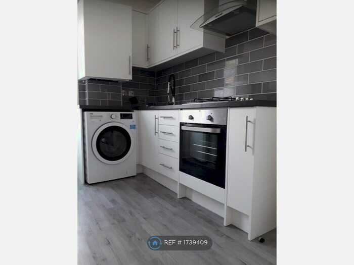 1 Bedroom Flat To Rent In Talbot Road, London, E7