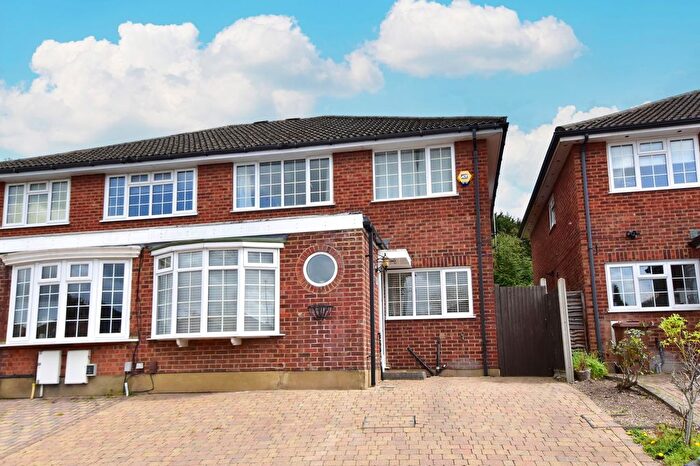 4 Bedroom Semi-Detached House For Sale In The Maltings, Hunton Bridge, WD4