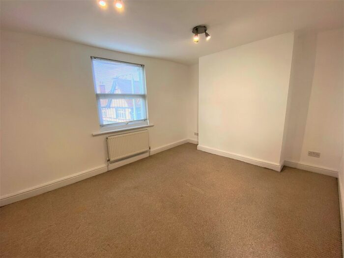 1 Bedroom Flat To Rent In College Road, Bromley, Kent BR1
