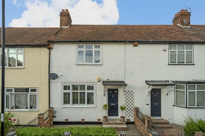 3 Bedroom Terraced House To Rent In Waite Davies Road London, SE12