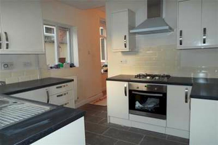 4 Bedroom House To Rent In Vale View; Porthill, ST5