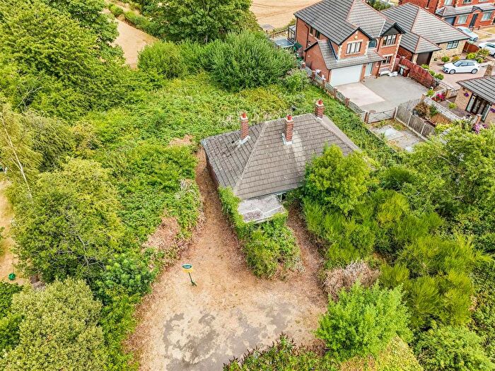 2 Bedroom Bungalow For Sale In Thornhill Road, Middlestown, Wakefield, WF4