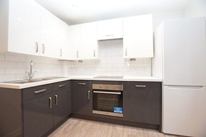 2 Bedroom Flat To Rent In Dun Fields, Sheffield, S3