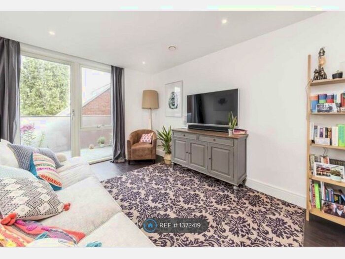 2 Bedroom Flat To Rent In Gaumont Place, London, SW2