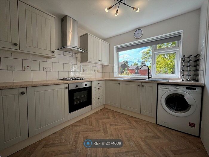 2 Bedroom Maisonette To Rent In Grangewood Court, Solihull, B92