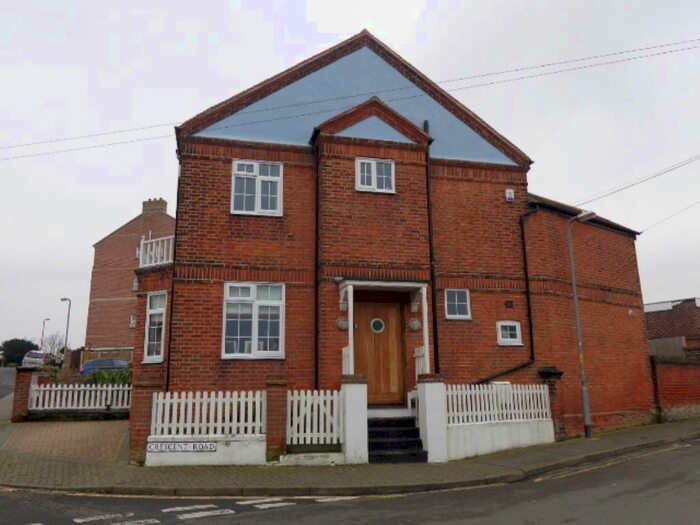 3 Bedroom Semi-Detached House To Rent In Crescent Road, Walton On The Naze, CO14