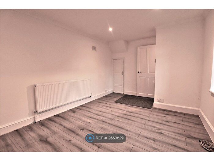 1 Bedroom Semi-Detached House To Rent In Ryecroft Road, London, SE13