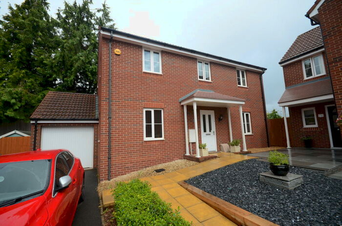 4 Bedroom Detached House To Rent In John Hall Close, Bristol, BS14