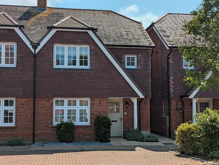 3 Bedroom Semi-Detached House To Rent In Packham Drive, Tonbridge, TN12