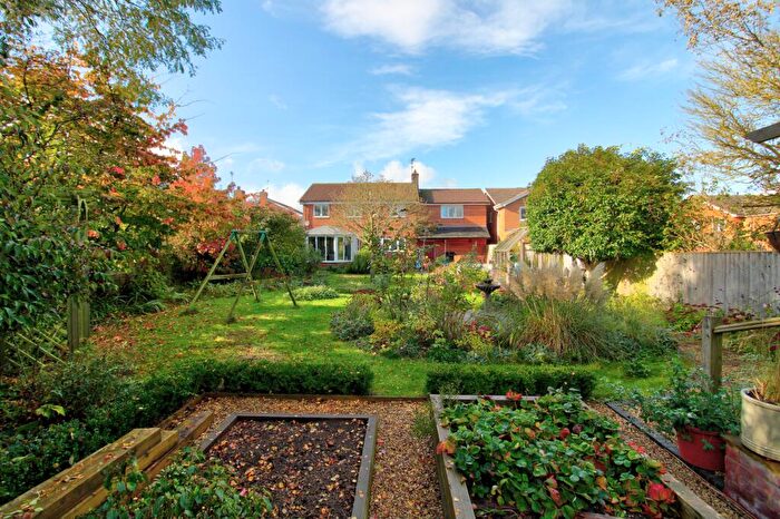 4 Bedroom Detached House For Sale In Hazelwood, Silverstone, NN12