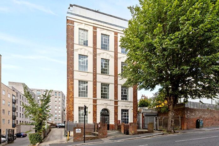 1 Bedroom Flat For Sale In Coombe Road, Brighton, BN2