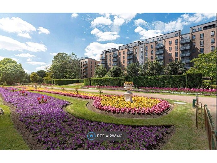3 Bedroom Flat To Rent In Truman Way, Dartford, DA1
