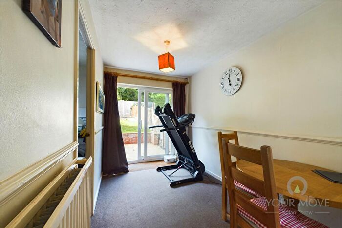 3 Bedroom Semi-Detached House For Sale In Yeoman Meadow, Northampton, Northamptonshire, NN4