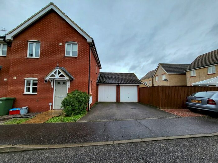 3 Bedroom Semi-Detached House To Rent In Bulrush Avenue, Downham Market, PE38