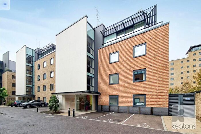 2 Bedroom Flat To Rent In Boardwalk Place, Canary Wharf, London, E14