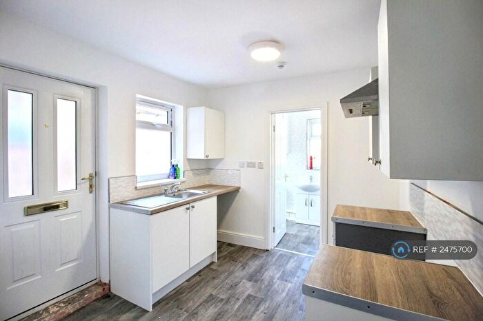 4 Bedroom Terraced House To Rent In Julian Street, Grimsby, DN32