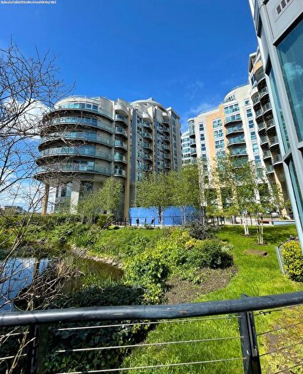 1 Bedroom Flat To Rent In Bridges Court, London, SW11