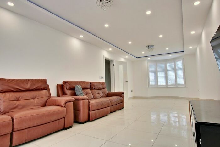 5 Bedroom Semi-Detached House To Rent In Penhill Road, Bexley, Kent, DA5