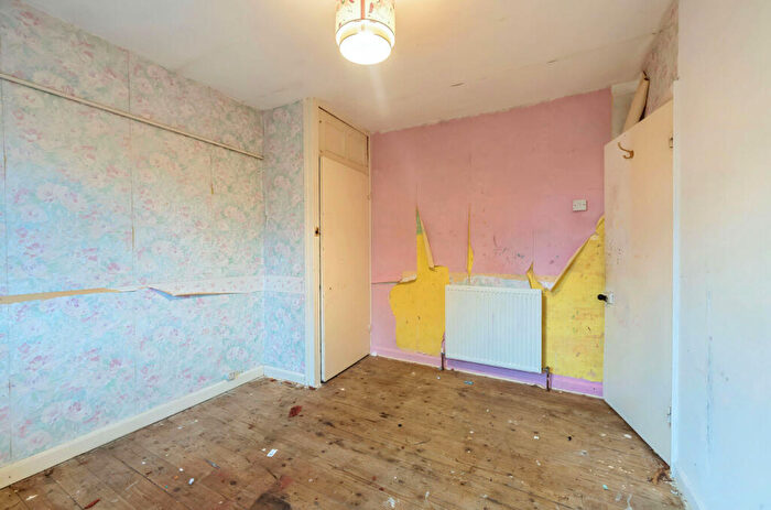 3 Bedroom End Of Terrace House For Sale In Aldbury Road, Warstock, Birmingham, B14