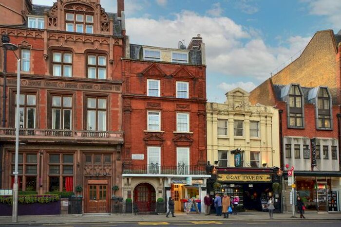 Studio To Rent In Kensington High Street, Kensington, London, W8