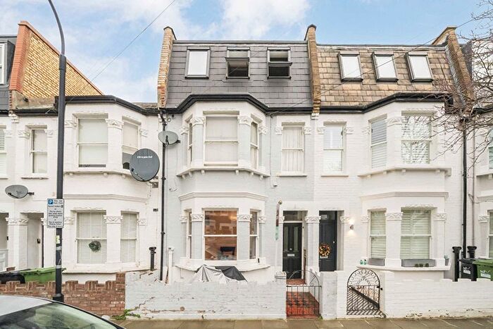 2 Bedroom Flat For Sale In Ashcombe Street, Fulham, SW6