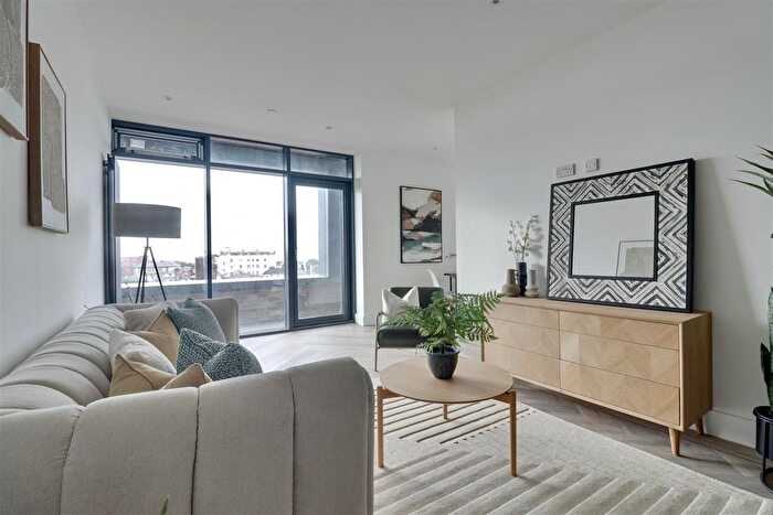 2 Bedroom Flat For Sale In Palmerston Road, Southsea, PO5