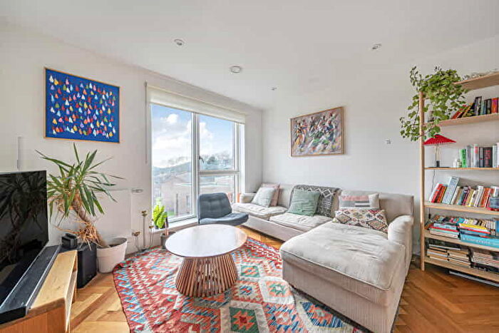 1 Bedroom Flat For Sale In Sylvan Hill, Croydon, London, SE19