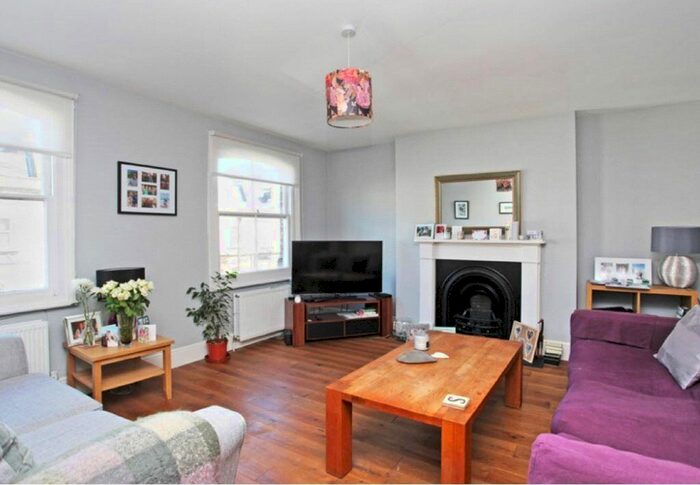 2 Bedroom Flat To Rent In Oberstein Road, London, SW11