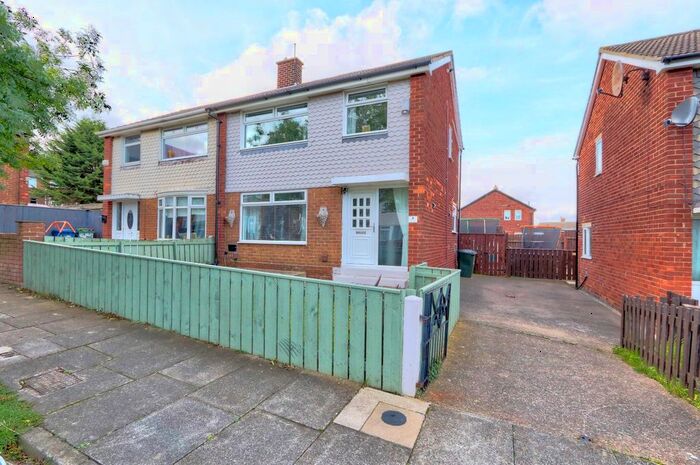 3 Bedroom Semi-Detached House To Rent In Easby Close, Middlesbrough, TS6