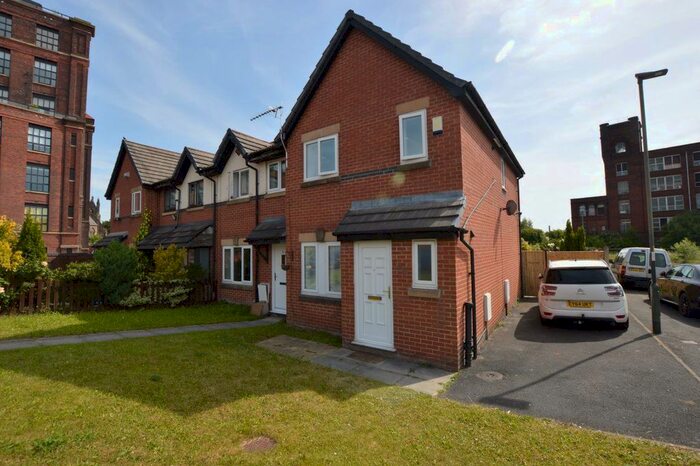 3 Bedroom Town House To Rent In Miriam Grove, Leigh, WN7